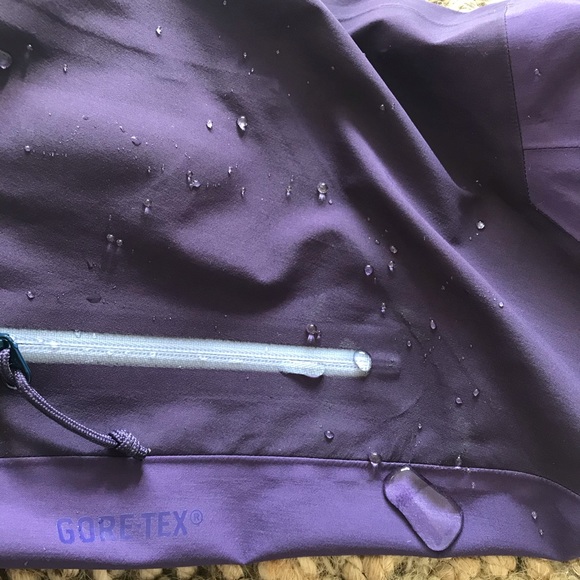Arcteryx Jacket Women’s Medium Gore-Tex - Picture 16 of 16